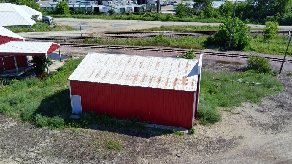 More Photos Of 1903 Beloit Ave, Janesville Industrial For Lease