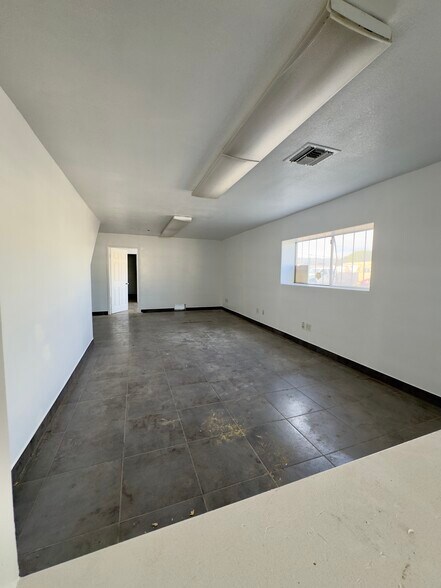 More Photos Of 9819 Glenoaks Blvd, Sun Valley Manufacturing For Sale