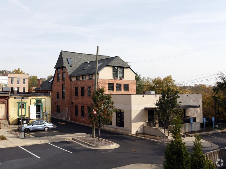More Photos Of 11 W Michigan Ave, Ypsilanti Storefront Retail Residential For Lease