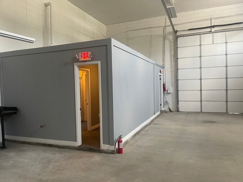 More Photos Of 103 Donald Dr, Nashville Service For Lease