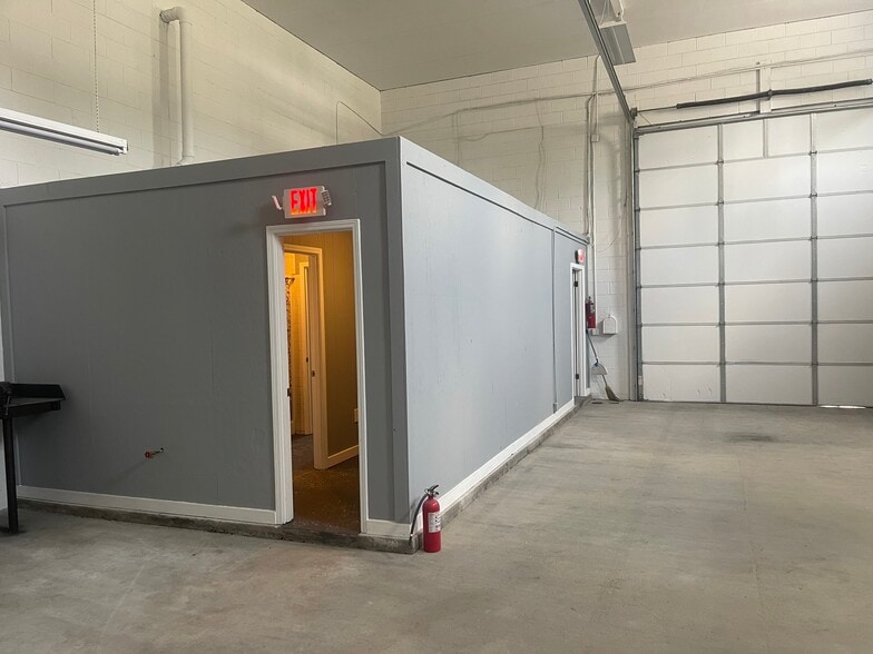 More Photos Of 103 Donald St, Nashville Service For Lease