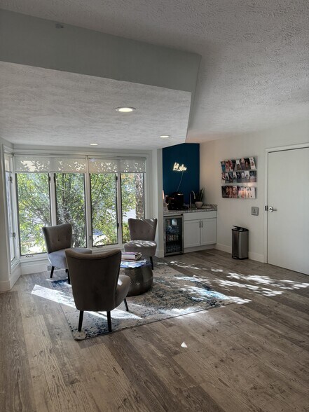 More Photos Of 1219 E Saginaw St, Lansing Medical For Lease