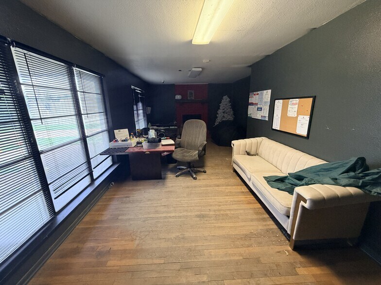 More Photos Of 6613 Millport st, Houston Industrial For Lease