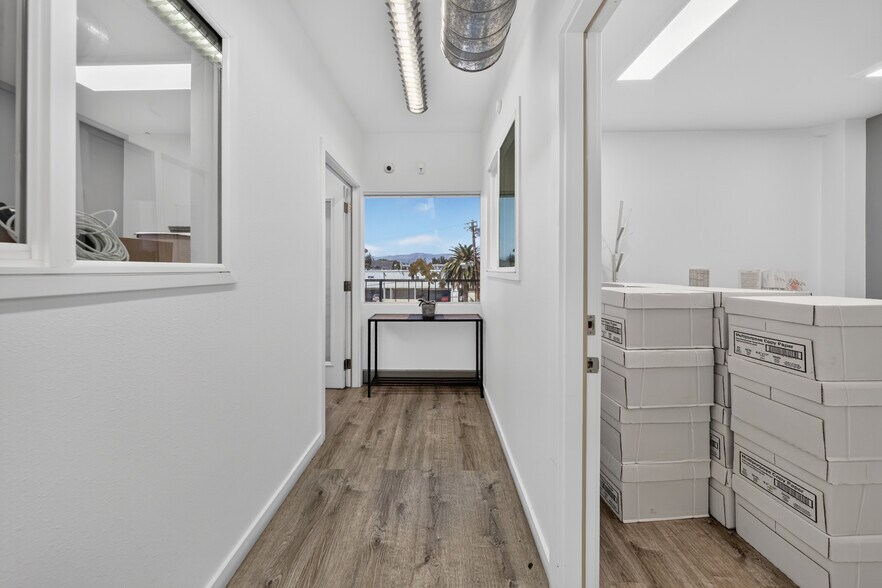 More Photos Of 20847 Sherman Way, Canoga Park Office For Sale