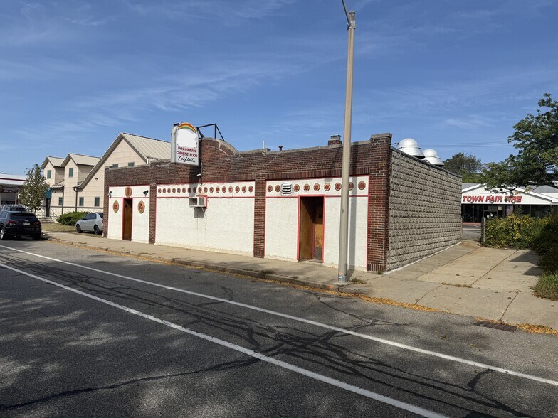 Primary Photo Of 34-36 No. Beacon st, Watertown Restaurant For Sale