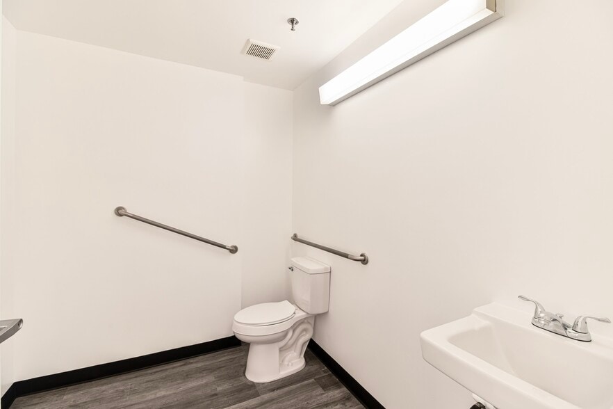 More Photos Of 9041 Magnolia Ave, Riverside Medical For Sale