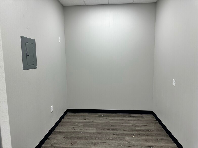 More Photos Of 1195 E Main St, Melbourne Loft Creative Space For Sale