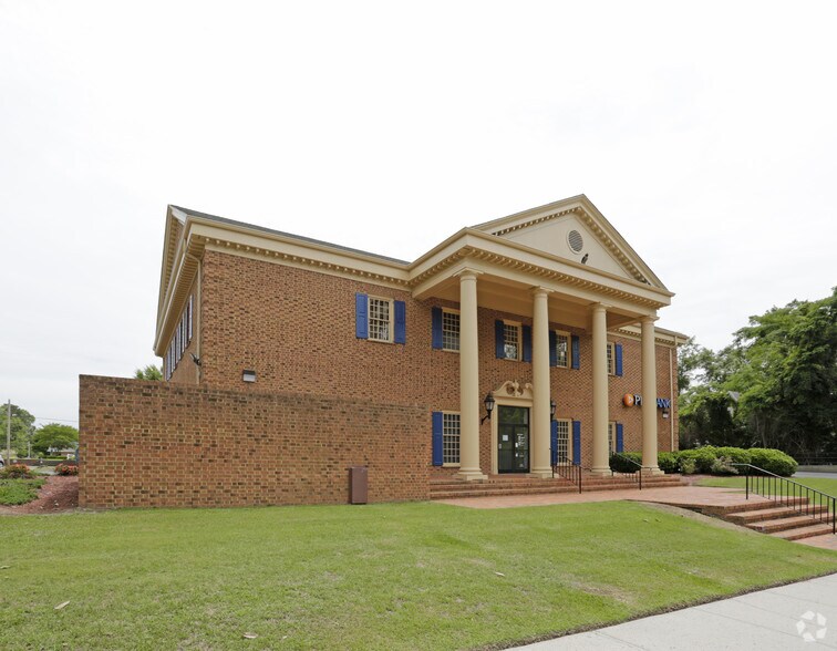 More Photos Of 505 S Main St, Laurinburg Bank For Lease