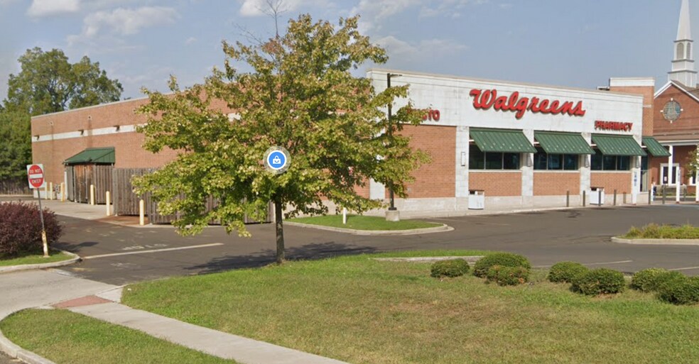 More Photos Of 20 W Kings Hwy, Mount Ephraim Drugstore For Lease