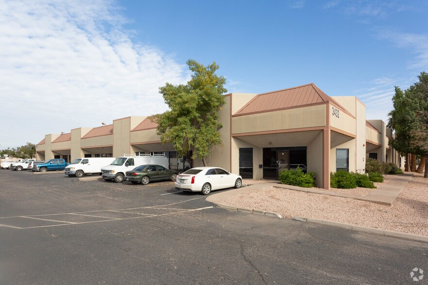More Photos Of 3334-3432 W Wilshire Dr, Phoenix Warehouse For Lease