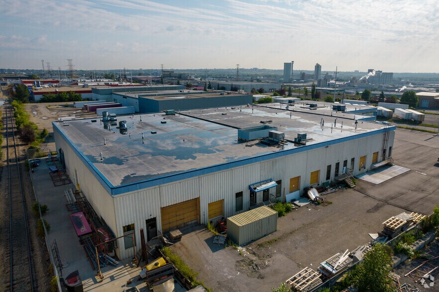 More Photos Of 4029 SE 11 St, Calgary Warehouse For Lease