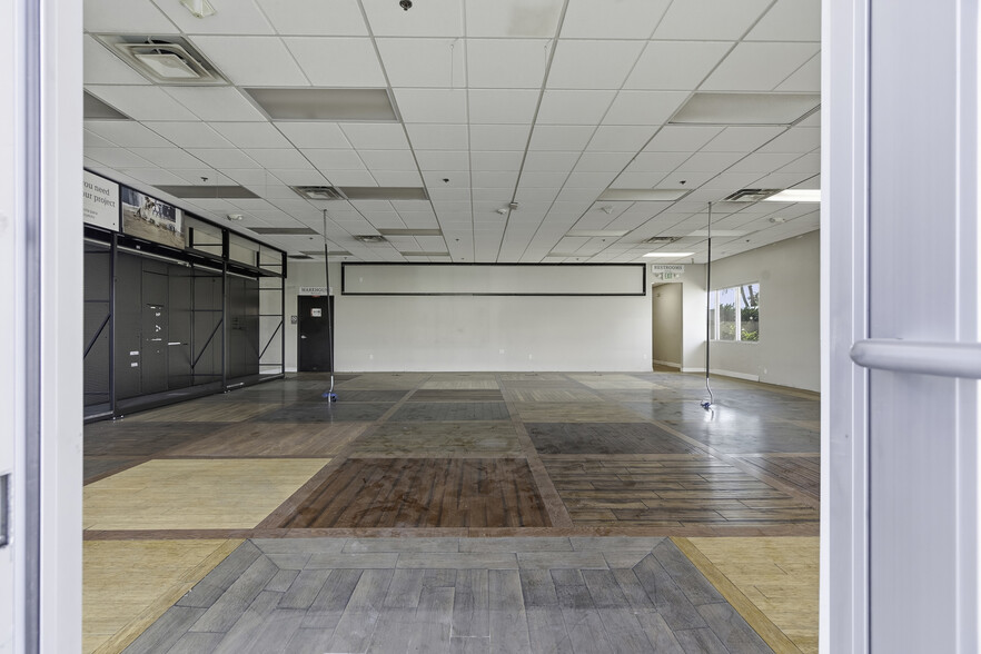 More Photos Of 3601 Ming Ave, Bakersfield Freestanding For Lease