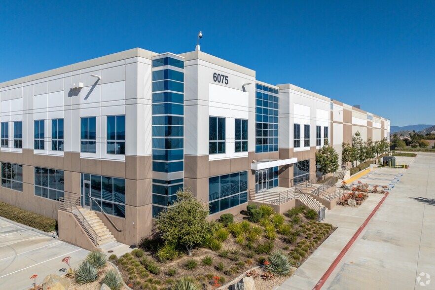 More Photos Of 6075 Lance Dr, Riverside Distribution For Lease