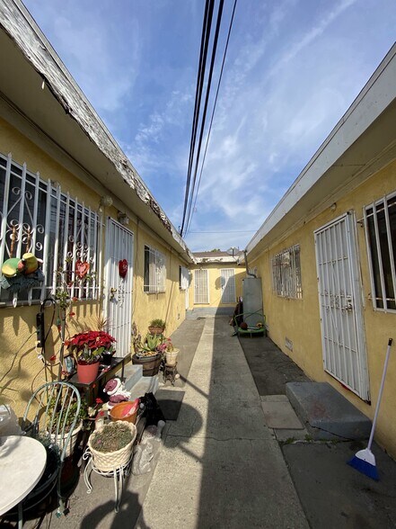 More Photos Of 2443 El Segundo Blvd, Compton Apartments For Sale