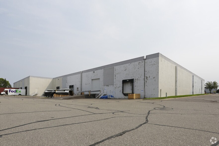 More Photos Of 6707 Shingle Creek Pky, Brooklyn Center Industrial For Sale