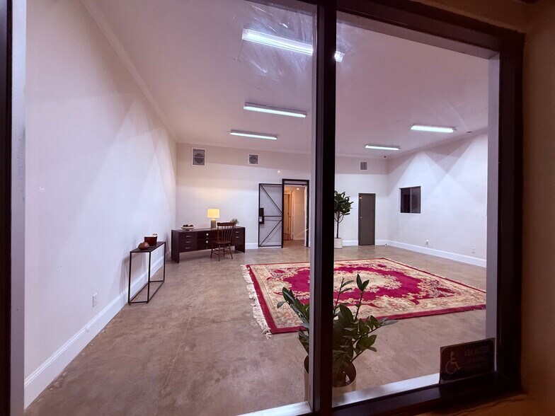 More Photos Of 1715 Mariposa Ave, Los Angeles Freestanding For Lease