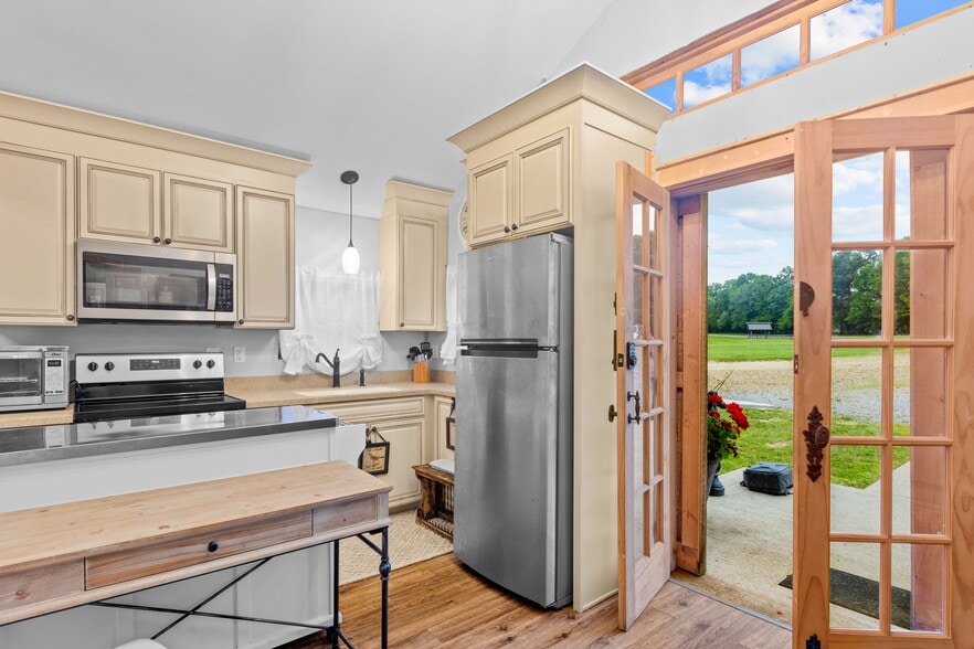 More Photos Of 6863 E Highway 80, Russell Springs Lodge Meeting Hall For Sale