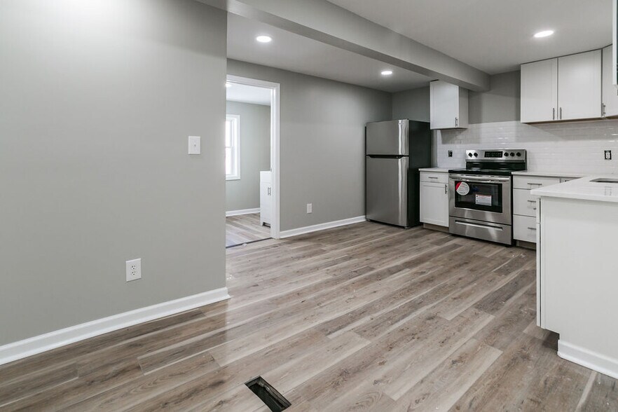 More Photos Of 4527 South St, Jamesville General Retail For Sale