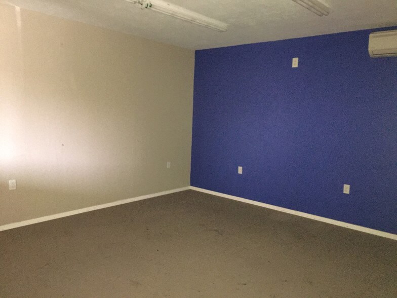 More Photos Of 2802 N El Burrito Ave, Tucson Light Manufacturing For Lease