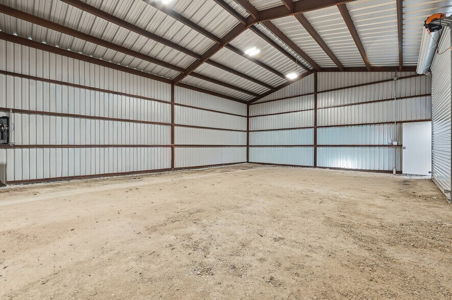 More Photos Of 107 Rice Ln, Huntsville Warehouse For Sale