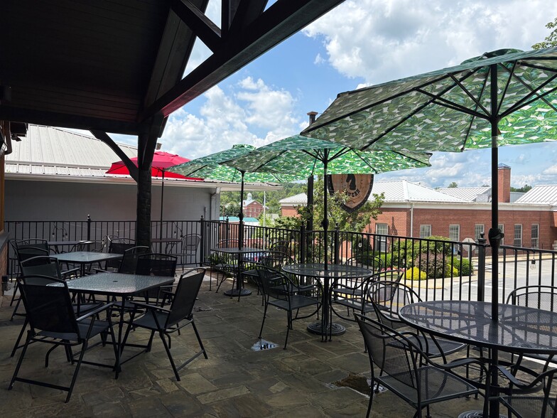 More Photos Of 1134 Washington St E, Lewisburg Restaurant For Sale