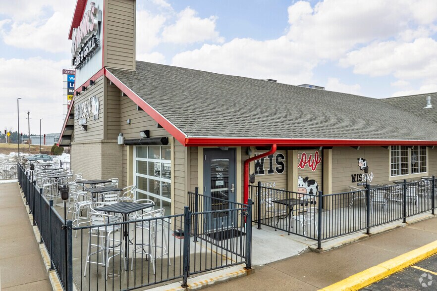 More Photos Of 1400 Commerce Pl, Plover Restaurant For Lease