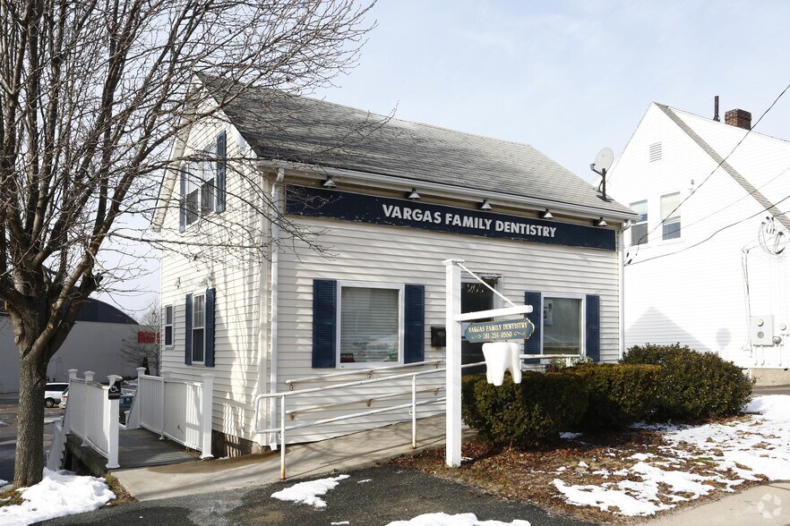 More Photos Of 263 Washington St, Dedham Office For Lease