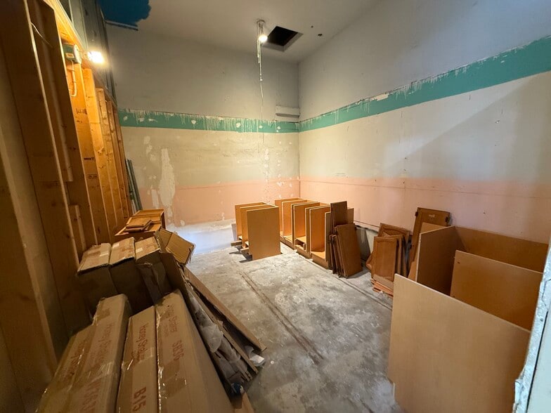 More Photos Of 3780 Mission Blvd, San Diego General Retail For Lease