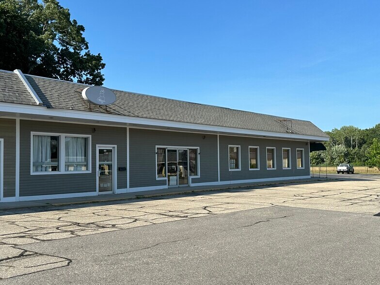More Photos Of 194 Main St, Amesbury Restaurant For Sale