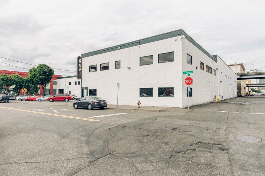 More Photos Of 111-115 SE Yamhill St, Portland Warehouse For Lease