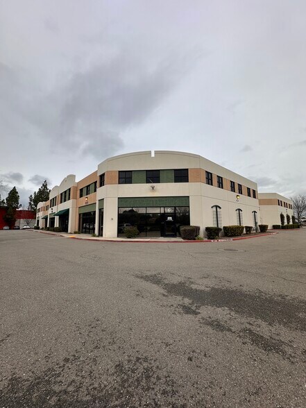 More Photos Of 4374 Contractors Cmn, Livermore Research And Development For Lease
