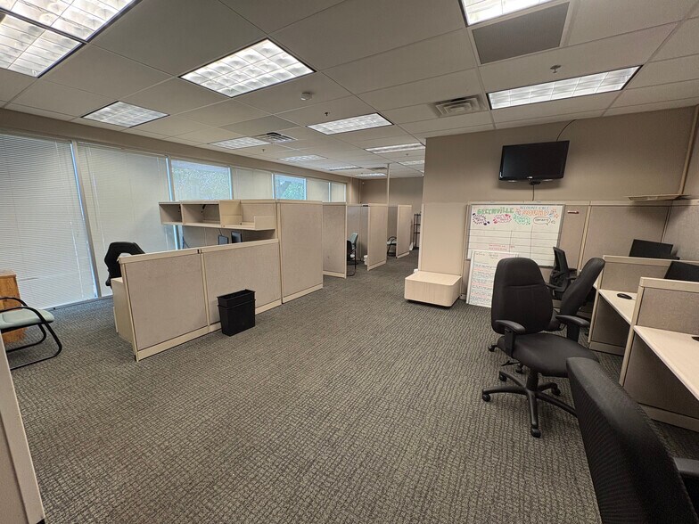 More Photos Of 1130 Sugg Pky, Greenville Warehouse For Sale