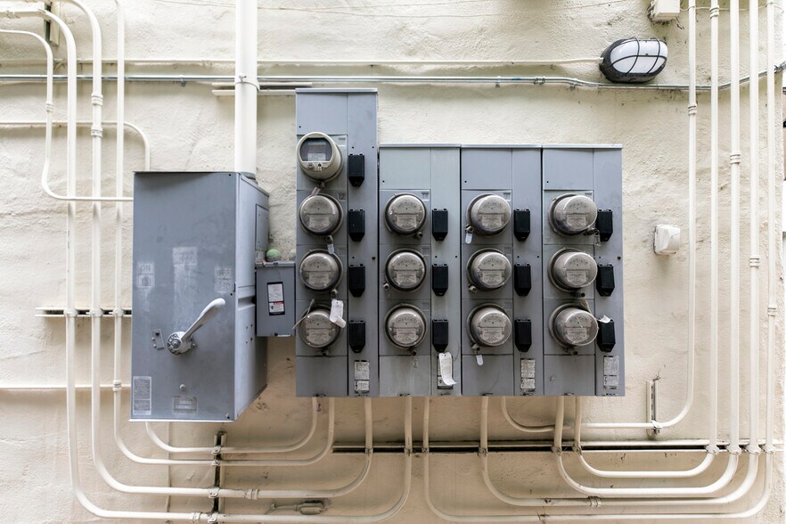 More Photos Of 1211 N Kenmore Ave, Los Angeles Apartments For Sale