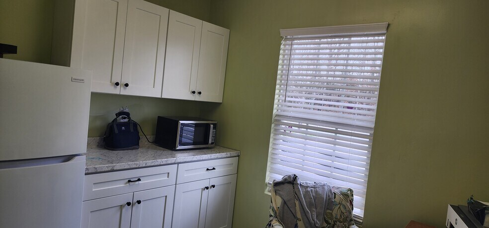 More Photos Of 4015 Fawnbrooke Dr, Indian Trail Veterinarian Kennel For Sale