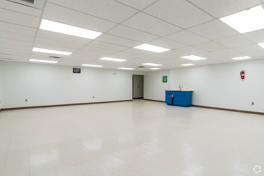 More Photos Of 111-121 Roberts St, East Hartford Industrial For Lease