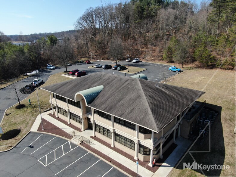 More Photos Of 2433 Morgantown Rd, Reading Office For Lease