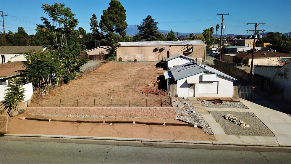 More Photos Of 622 Elm Ave, Beaumont Office For Sale