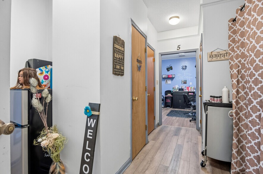 More Photos Of 411 Western Blvd, Jacksonville Office For Sale