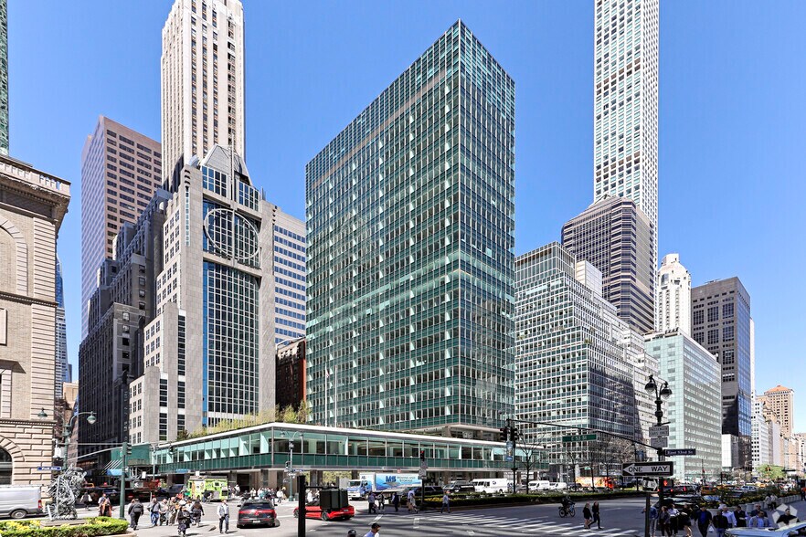 More Photos Of 390 Park Ave, New York Coworking Space