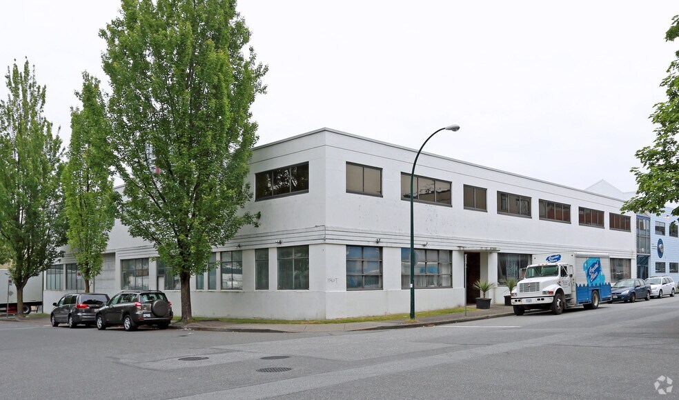 More Photos Of 11 E 4th Ave, Vancouver Warehouse For Lease