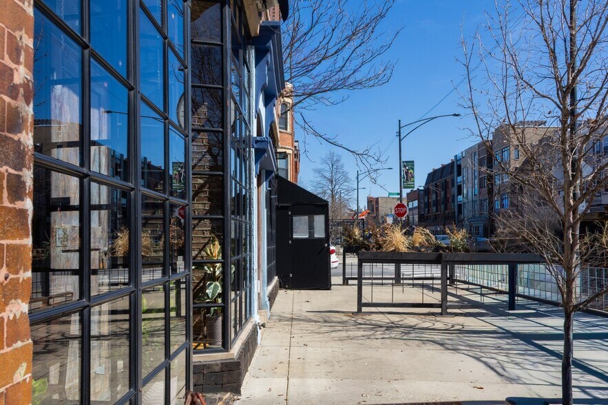 More Photos Of 2100 W Division St, Chicago General Retail For Lease