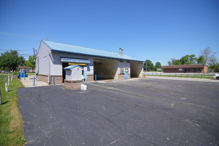 More Photos Of 353 Main St, Onsted Carwash For Sale