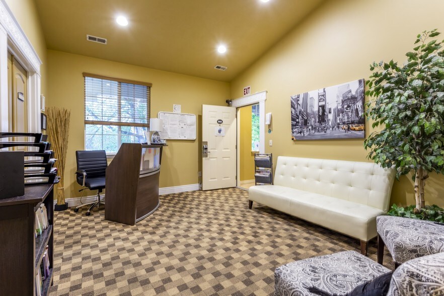 More Photos Of 9140 S State St, Sandy Office For Lease