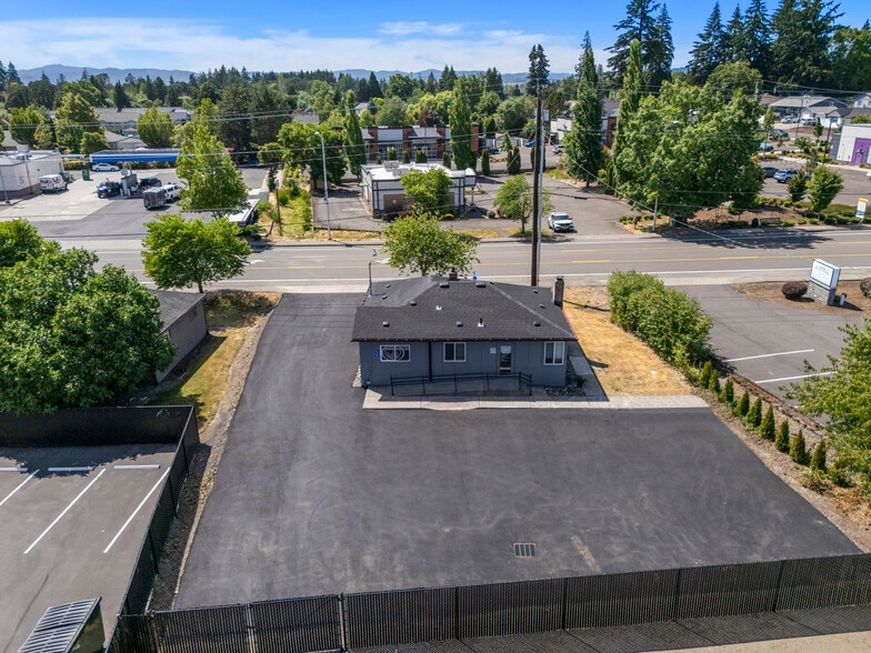 More Photos Of 10120 NW Glencoe Rd, North Plains Serviced Offices For Lease