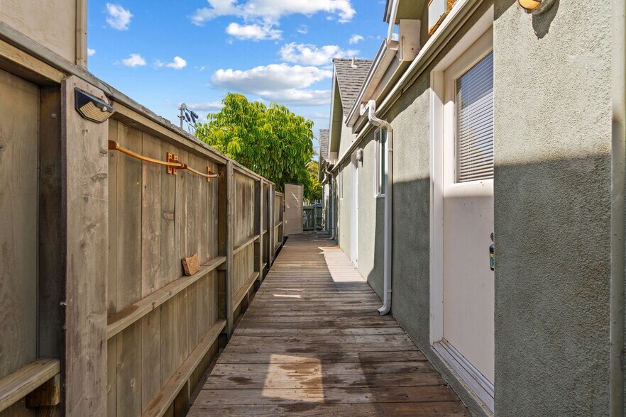 More Photos Of 215 Lolita St, Encinitas Apartments For Sale