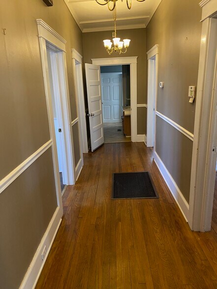 More Photos Of 1302 Main Ave, Northport Office For Lease