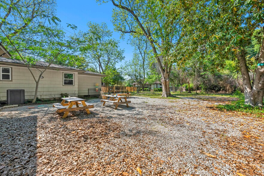 More Photos Of 1001 Randall Ave, Daphne Office Residential For Lease
