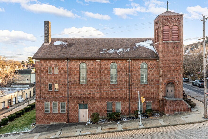 More Photos Of 105 S 5th St, Duquesne Religious Facility For Sale
