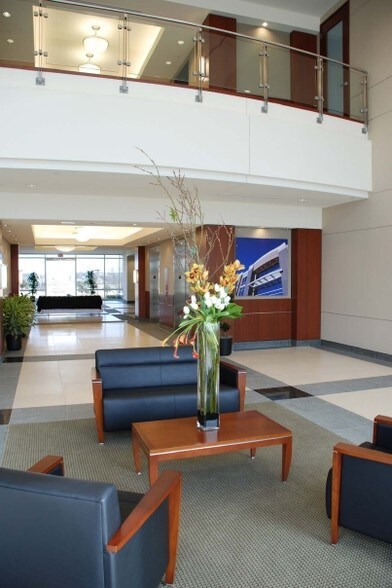 More Photos Of 2101 W John Carpenter Fwy, Irving Office For Lease