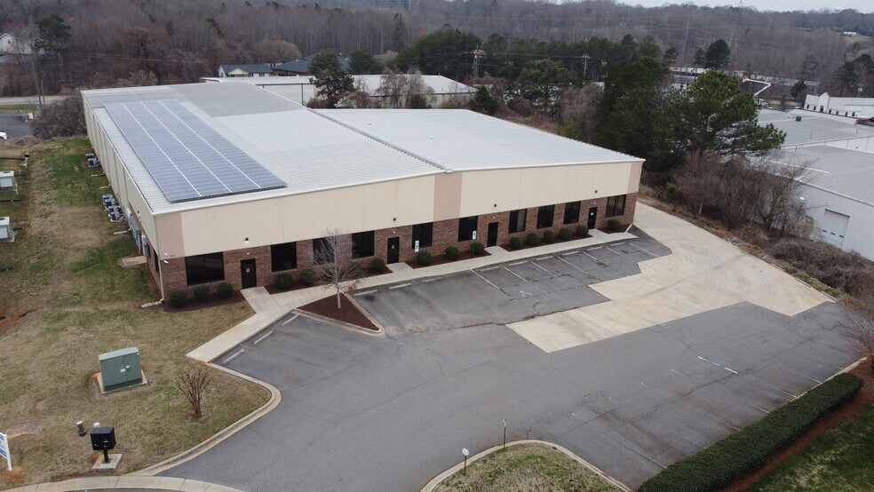 More Photos Of 129 Oakpark Dr, Mooresville Light Manufacturing For Lease